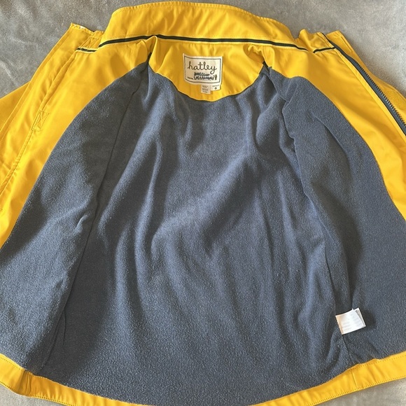 Hatley - Rain Jacket. No hood. Size 6 - Picture 6 of 7
